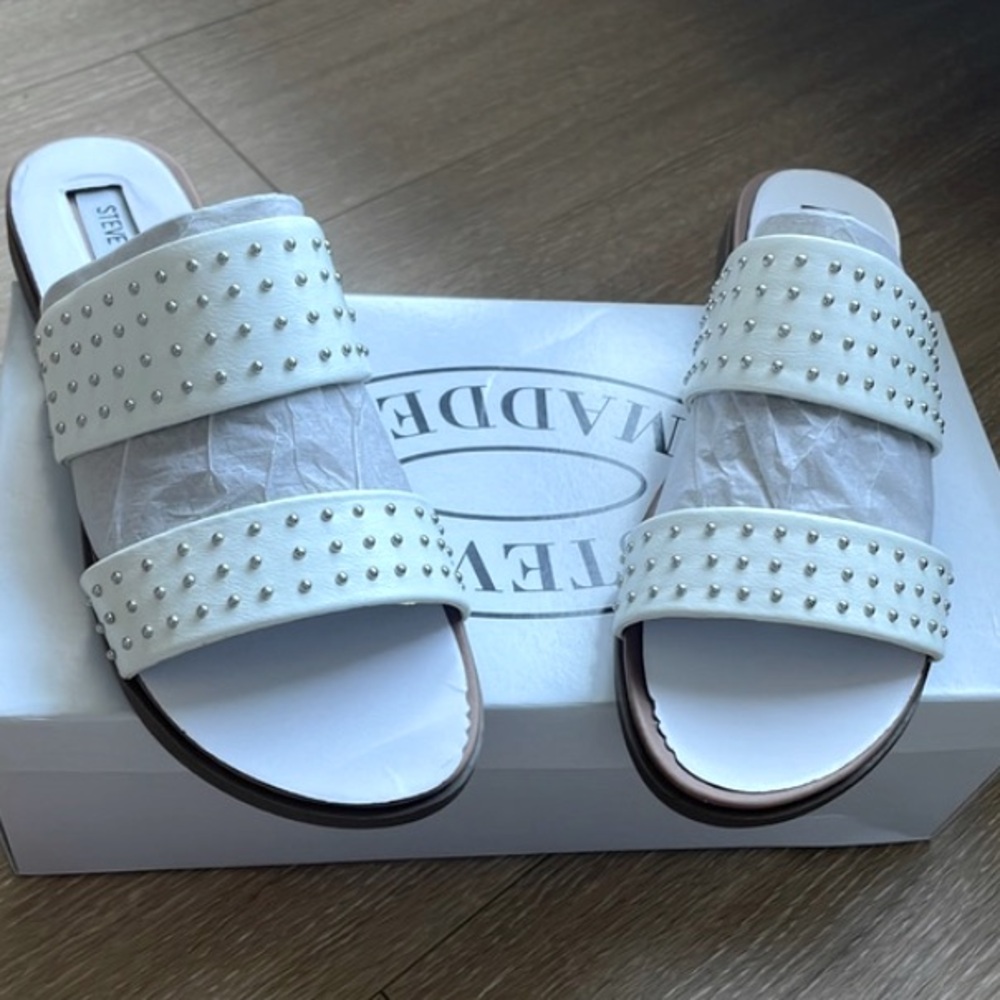 Steve Madden Dede White Sandals New in Box Flats Padded Slip On Heel